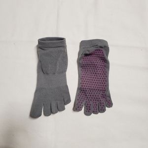 NWOT Yoga Grip Socks